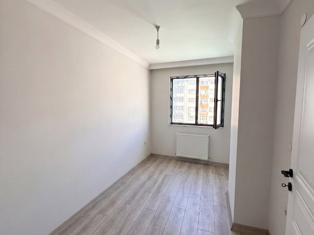 ÜMRANIYE ÇARŞIDA SANTRAL VE METROYA BIRKAÇ ADIM FIRSAT DAIRE