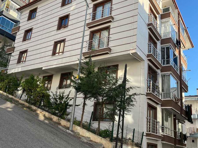 ATAPARK  MAH . AŞIK VEYSEL PARKI VE POLIS KARAKOLU NUN YAKININDA 3+1  OTOPARKLI SATILIK DAİRE
