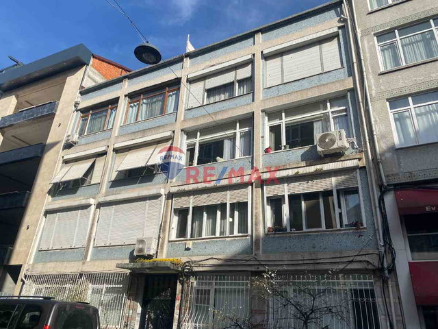 MODA HACI ŞÜKRÜ SOKAK KİRALIK EŞYALI TERAS KATI 2+1 DAİRE