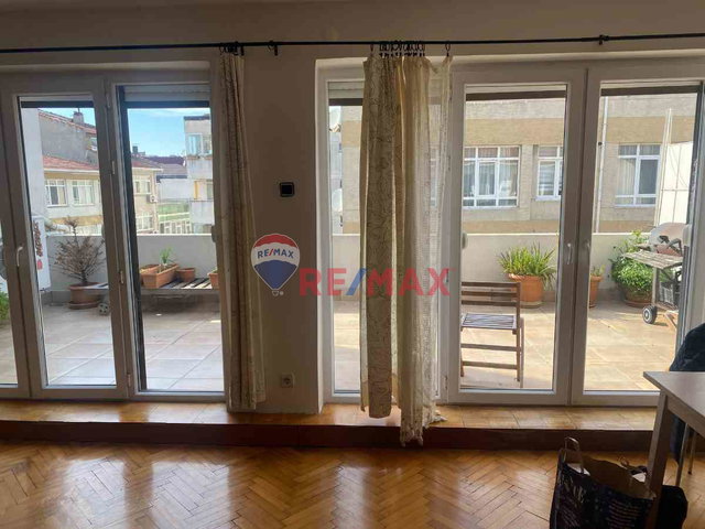 MODA HACI ŞÜKRÜ SOKAK KİRALIK EŞYALI TERAS KATI 2+1 DAİRE