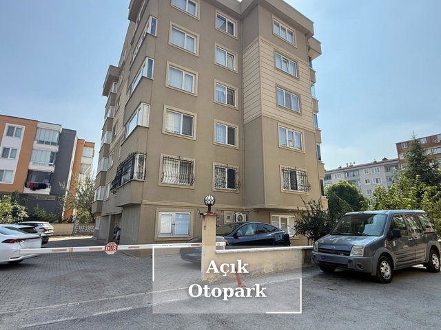 REMAX BEYAZ KONAK MAH. METROYA YAKIN BAKIMLI 3+1 ARAKAT DAİRE