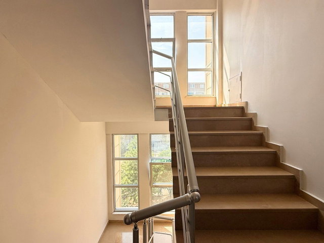 REMAX BEYAZ KONAK MAH. METROYA YAKIN BAKIMLI 3+1 ARAKAT DAİRE