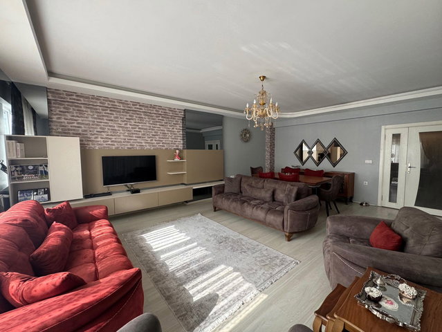 DEREBAHÇE'DE PRESTİJLİ SİTEDE FİYAT AVANTAJLI SATILIK 3+1 DAİRE