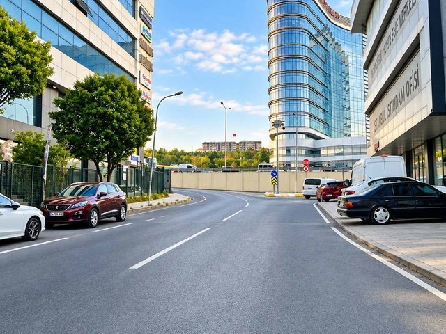 KAYNARCA’DA MERKEZİ KONUMDA BAKIMLI 2+1 DAİRE