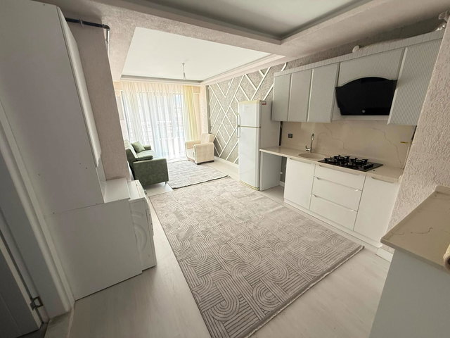 REMAX İLKE'DEN KOMBİNA'DA 1+1 EŞYALI KİRALIK DAİRE