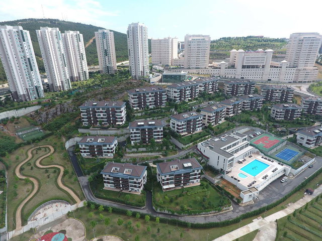 FUAYE UZMANI EZGİ'DEN-AZ KATLI 2+1 DENIZ MANZARALI-KAPALI BALKON-EMSALSIZ-TEK KIRALIK