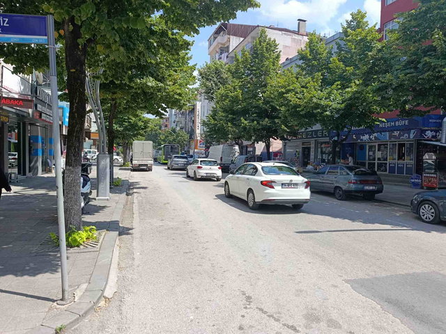 İZMİT KADIKÖY MAHALLESİ'NDE MERKEZİ KONUMDA 1+1 KİRALIK DAİRE