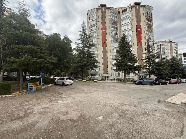 SÖGÜTÖZÜ SİTESİNDE 3+1 EŞYALI KİRALIK DAİRE