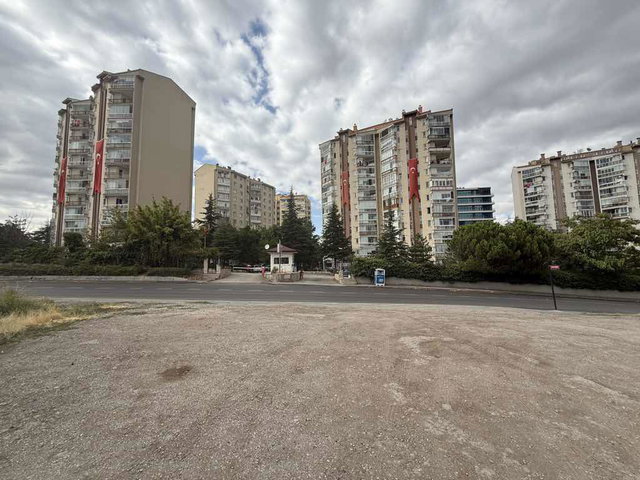 SÖGÜTÖZÜ SİTESİNDE 3+1 EŞYALI KİRALIK DAİRE