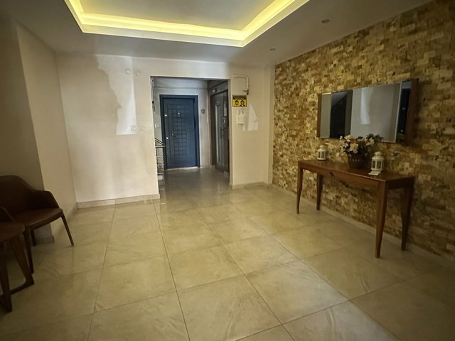ATAŞEHİR SİNPAŞ KORU  KONUTLARINDA 3+1 SATILIK ARA KAT DAİRE