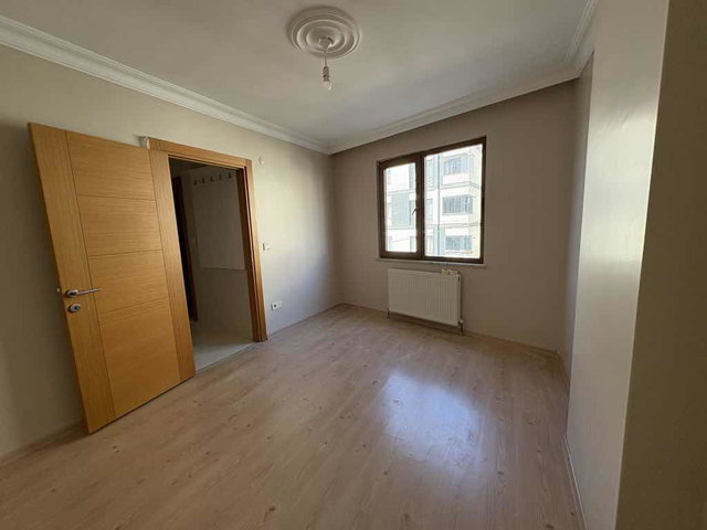 MALTEPE GİRNE MAH’DE ULAŞIMA YAKIN, BALKONLU 2+1 KİRALIK DAİRE