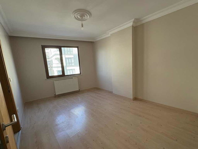 MALTEPE GİRNE MAH’DE ULAŞIMA YAKIN, BALKONLU 2+1 KİRALIK DAİRE
