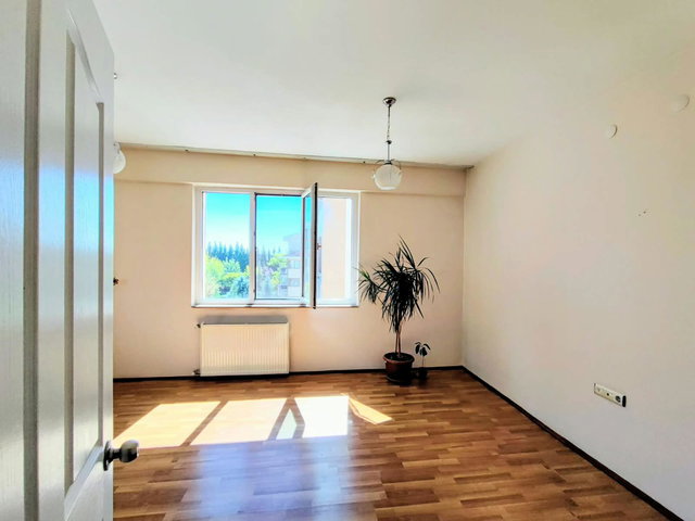 RE/MAX MOD'DAN KARINCA ANAOKULU SOKAĞI BAKIMLI 3+1 KİRALIK DAİRE