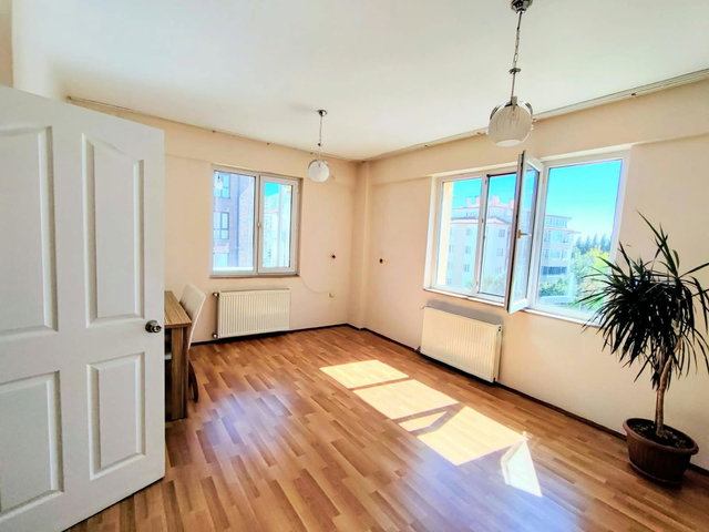 RE/MAX MOD'DAN KARINCA ANAOKULU SOKAĞI BAKIMLI 3+1 KİRALIK DAİRE