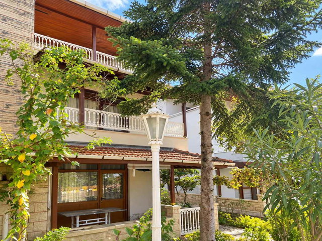 AĞVA'DA SİTE İÇİNDE 3 KATLI VİLLA