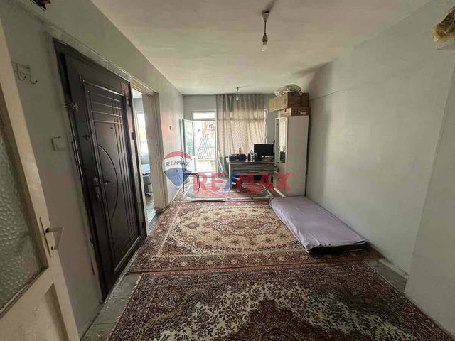 LALELİ ASYA SOKAKTA SATILIK DAİRE SHOWROOM VE DEPO İÇİN UYGUN
