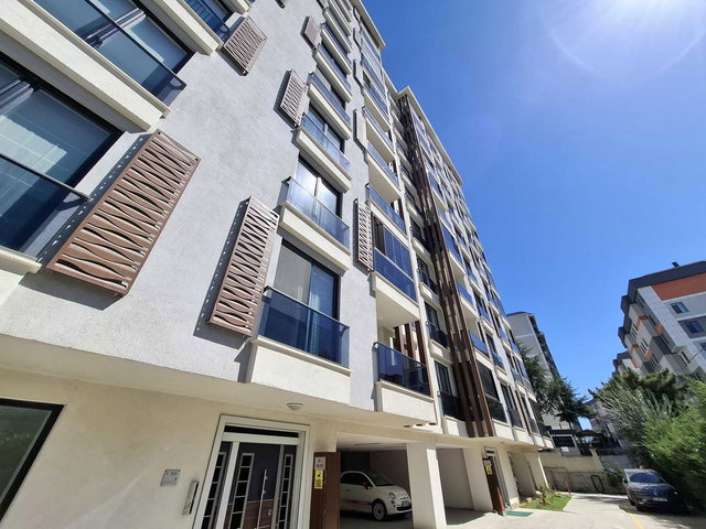 ESENKENT GOLDEN PARK SİTESİ METROYA YÜRÜME MESAFESİ SATILIK 3+1 DAİRE