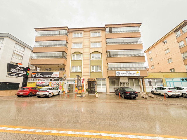 HASTANE VE METROYA YAKIN GENİŞBALKONLU BAKIMLI SATILIK 3+1 DAİRE