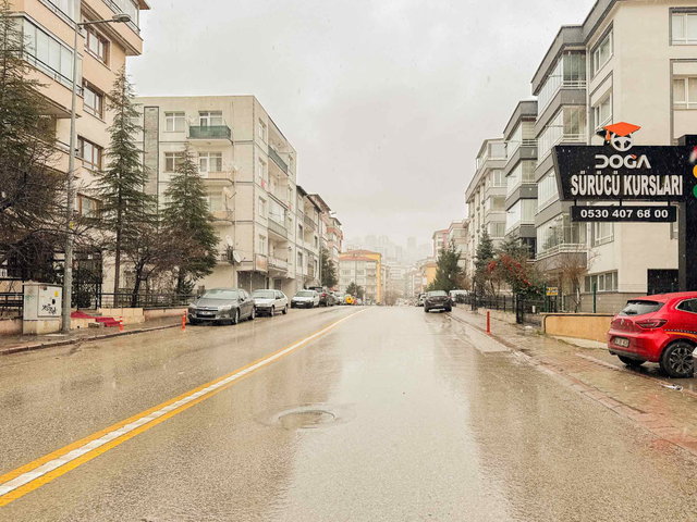 HASTANE VE METROYA YAKIN GENİŞBALKONLU BAKIMLI SATILIK 3+1 DAİRE