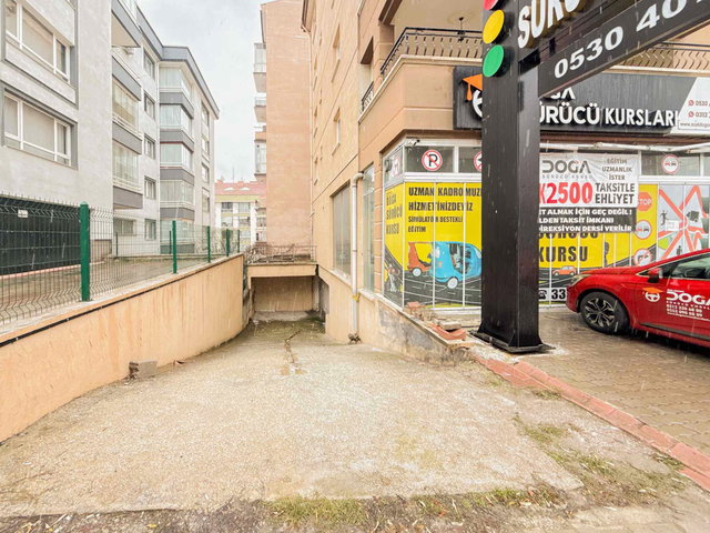 HASTANE VE METROYA YAKIN GENİŞBALKONLU BAKIMLI SATILIK 3+1 DAİRE