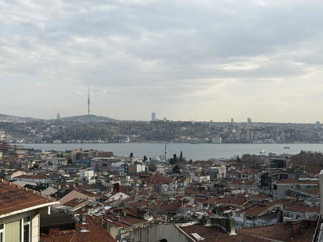 BESİKTAS HUSREV GEREDE CAD SATİLİK GENİS 1+1