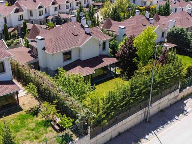 ADAPARK-1DE GENİŞ BAHÇELİ KİRALIK 5+2 VİLLA