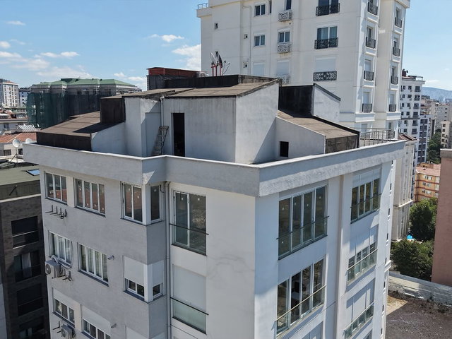 KADIKÖY SUADİYE'DE YENİ BİNA'DA TERASLI DUBLEKS 3+1 DAİRE
