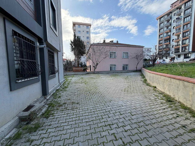 NECİP FAZIL'DA YENİ BİNA'DA ARAKAT ÖZEL BALKONLU İSKANLI 2+1