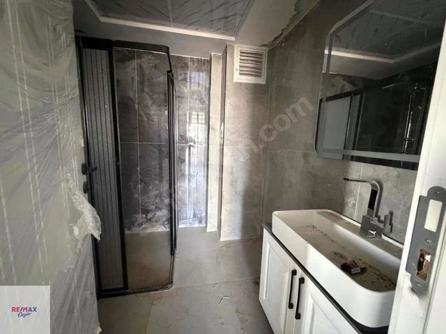 ERTUĞRULGAZİ'DE KAPALI OTOPARKLI,KAT BAHÇELİ FIRSAT 2,5+1 DAİRE