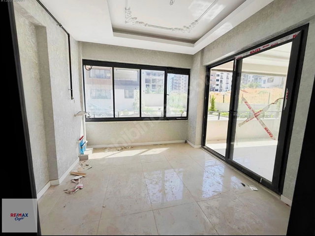 ERTUĞRULGAZİ'DE KAPALI OTOPARKLI,KAT BAHÇELİ FIRSAT 2,5+1 DAİRE