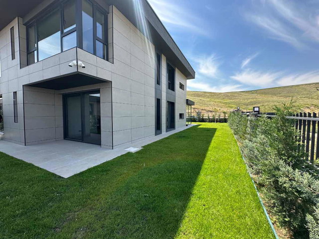 ALACAATLI’DA BUTIK SITEDE 2 KATLI, 5+1 SATILIK VILLA