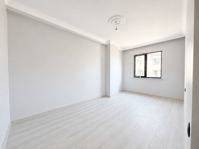 BAHÇEŞEHİR KOLEJİ KARŞISINDA SIFIR 3+1 ASANSÖRLÜ ARA KAT DAİRE