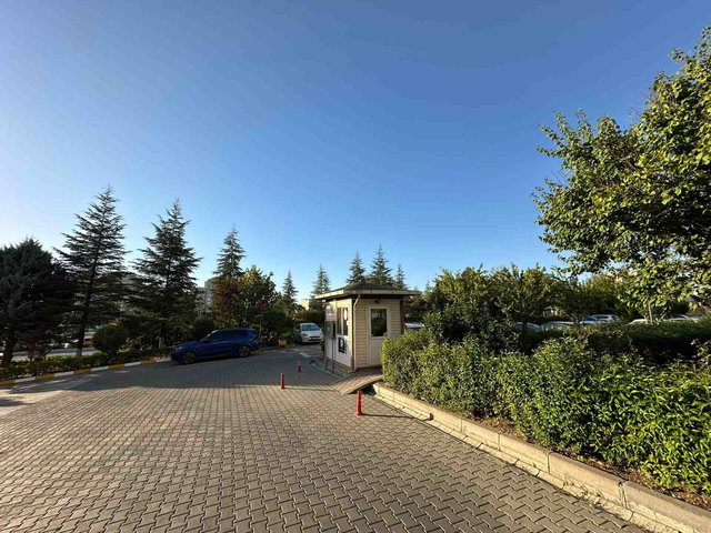 ERYAMAN ATAKENT 1 AŞİYAN SITESINDE CADDE ÜZERINDE  FERAH  3+1 YAPILI FIRSAT DAIRE