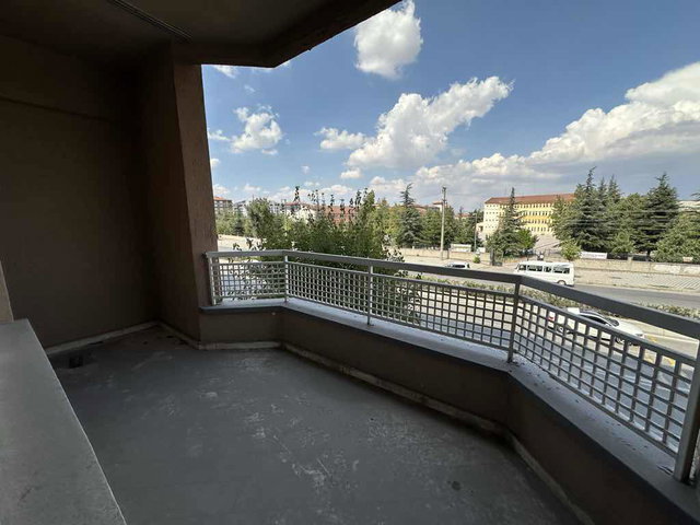 PARK AFYONA YÜRÜME MESAFESİ ANA CADDE ÜZERİ 3+1 KİRALIK DAİRE