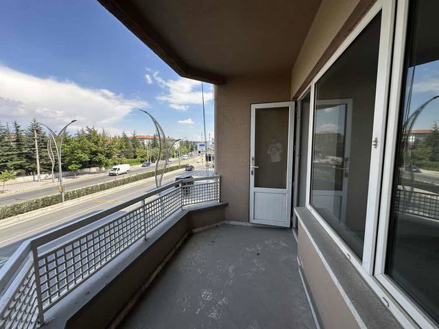 PARK AFYONA YÜRÜME MESAFESİ ANA CADDE ÜZERİ 3+1 KİRALIK DAİRE