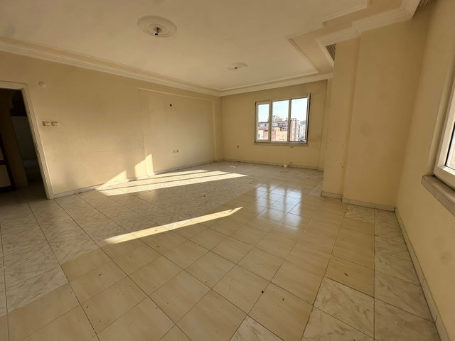 REMAX TOROS'TAN BURCUKENT SİTESİ'NDE CEPHELERİ AÇIK SATILIK 3+1