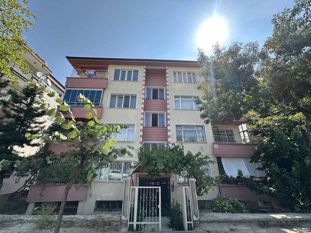 CUMHURİYET MAHALLESİ ÖZERLER CAMİİ KARŞISINDA SATILIK 3+1 DAİRE