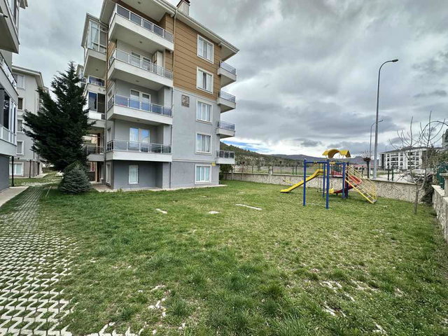 SELÇUKLU MAH. SİTE İÇERİSİNDE ARAKAT 3+1 SATILIK DAİRE