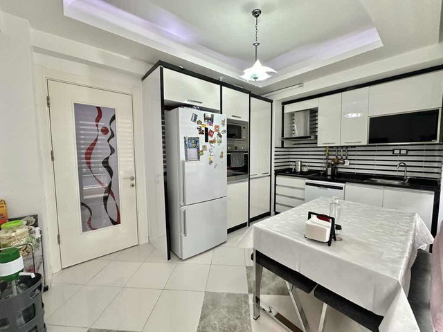 SELÇUKLU MAH. SİTE İÇERİSİNDE ARAKAT 3+1 SATILIK DAİRE