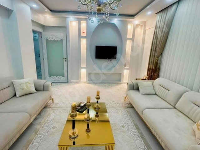 REMAX ÖZGÜR'DEN FISTIKLIK MERKEZ DE GENİŞ 3+1 DAİRE