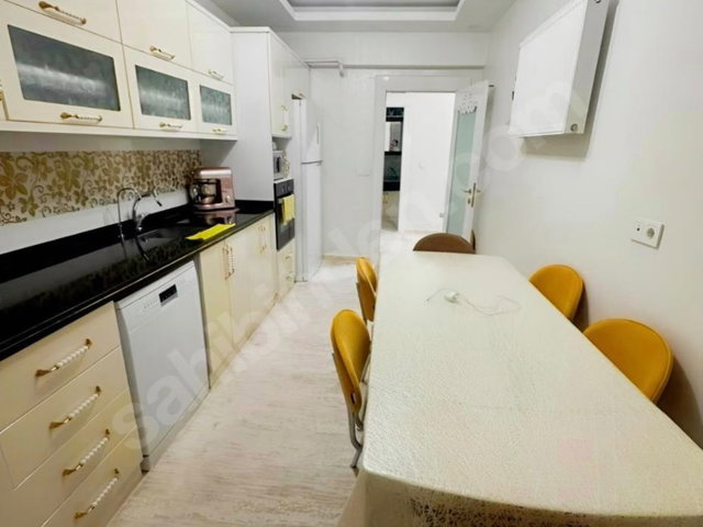 REMAX ÖZGÜR'DEN FISTIKLIK MERKEZ DE GENİŞ 3+1 DAİRE
