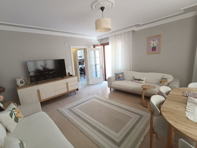 FEVZİÇAKMAK MAHALLESİ E5, METRO VE ÇARŞIYA YAKIN MERKEZİ KONUMDA DAİRE