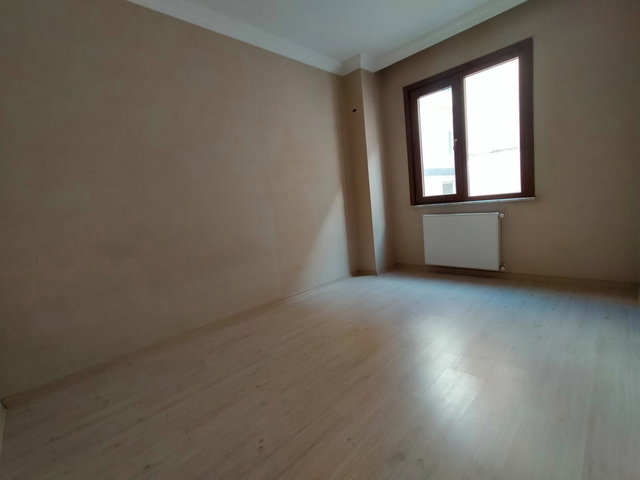 FEVZİÇAKMAK MAHALLESİ E5, METRO VE ÇARŞIYA YAKIN MERKEZİ KONUMDA DAİRE