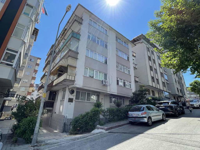 REMAX NEVİN’ DEN KILIÇDEDE’ DE ADLİYE’ YE YAKIN SATILIK 2+1 DAİRE