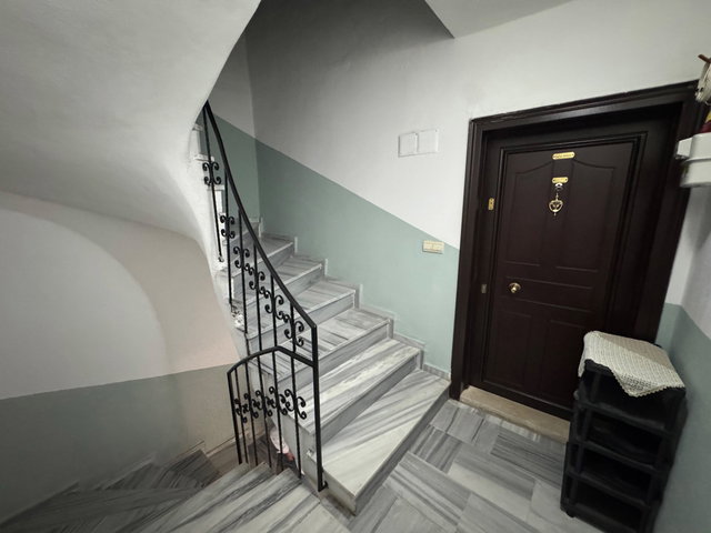 BARBAROS’TA TROYA VE ATATÜRK CADDESİ ARASINDA 2+1 SATILIK DAİRE