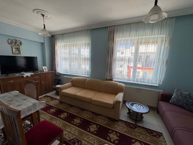 BARBAROS’TA TROYA VE ATATÜRK CADDESİ ARASINDA 2+1 SATILIK DAİRE