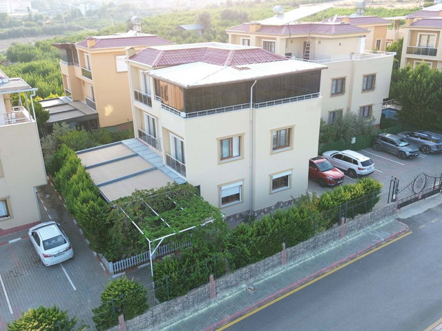 REMAX RİNA'DAN DENİZ VE ŞEHİR MANZARALI ÖZEL HAVUZLU VİLLA