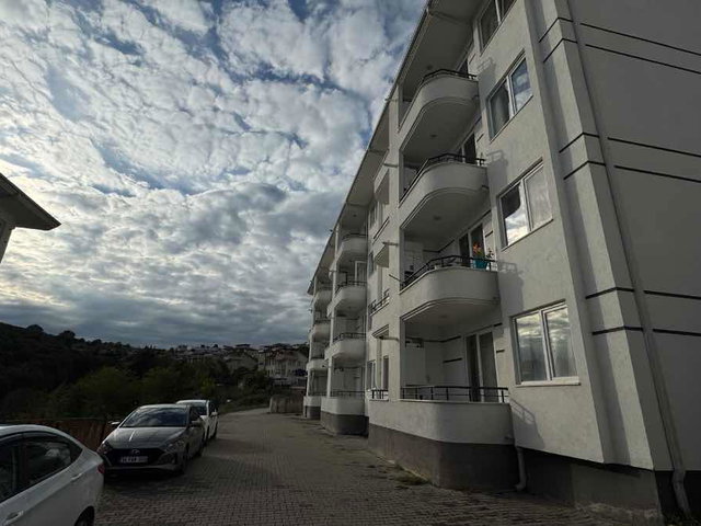 REMAX SOFT'TAN ÜNİVERSİTEYE 200 MT FULL EŞYALI 1+1 KİRALIK DAİRE