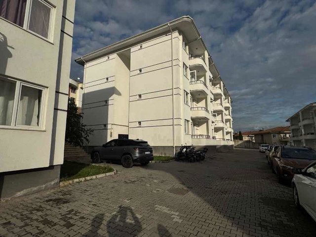 REMAX SOFT'TAN ÜNİVERSİTEYE 200 MT FULL EŞYALI 1+1 KİRALIK DAİRE