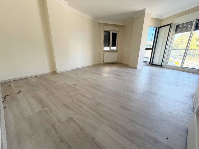YENİ BİNADA BALKONLU AYRI MUTFAKLI ARAKATTA DAİRE FIRSATI